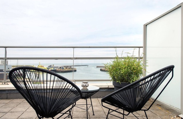 Sea-view apartment in Den Haag with terrace