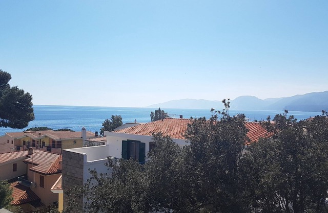 Sea view apartment with FREE PARKING in the courtyard 30 meters from the sea on OFFER