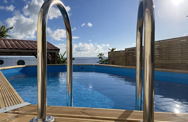 Sea view apartment in the center of Case-Pilote, North Caribbean