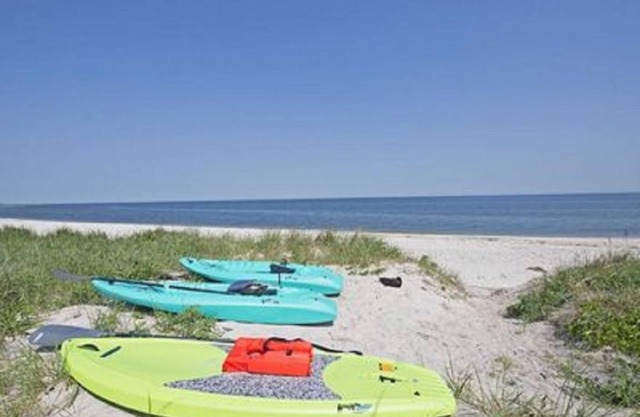 Sea view beach house North Fork Vineyards Farm Stands Your own Private Beach!