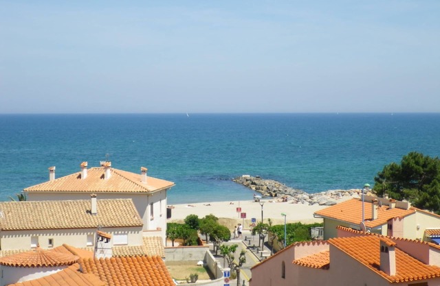 Sea view! Charming T2 with terrace facing the rising sun.