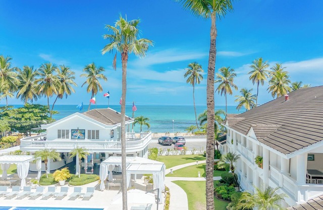 Sea View Duplex /Near Beach and in the heart of the Center/Pool/Free Wifi