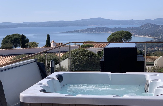 Sea view St-Tropez spa/heated pool April to October