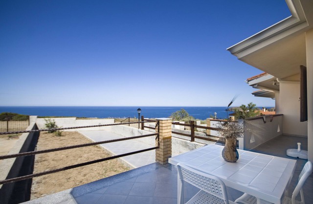 Sea view in Costa Verde - 2 rooms - garden - BBQ - WIFI