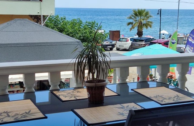 SEA VIEW TONIAS APARTMENTS Poseidon