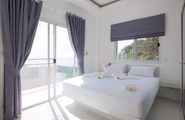 Sea view villa 4 rooms in the heart of the coconut grove and not overlooked.