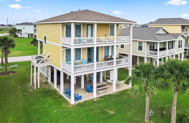 Sea You Soon - Close Beach Access/2 Community Pools* Sleeps 10