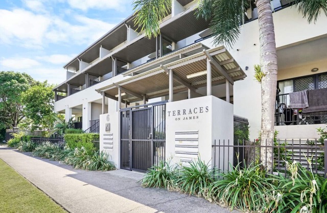 SeaBreeze City Loft- 2km to Centre. 4km to Airport