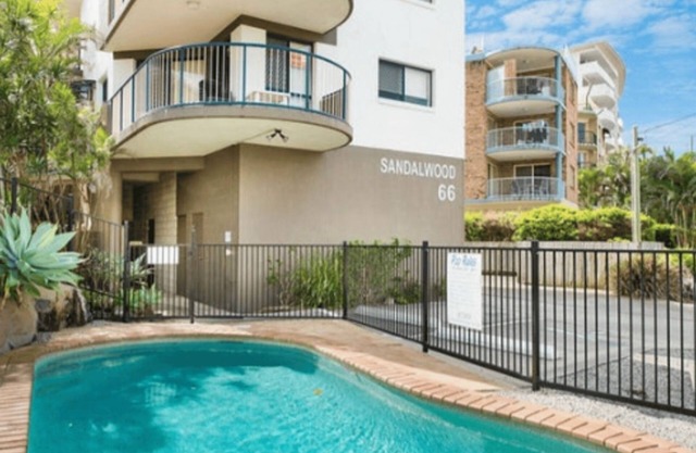 Seabreeze Stay Steps to the Beach with Pool Access Caloundra