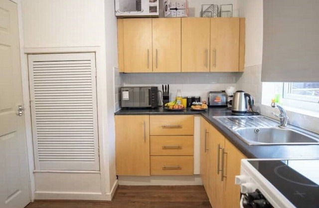 Seabright Homes- 6bedroom, free wifi, free parking