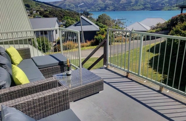 SEACLUSION: Great Water Views, Wonderful for Big Families & Groups