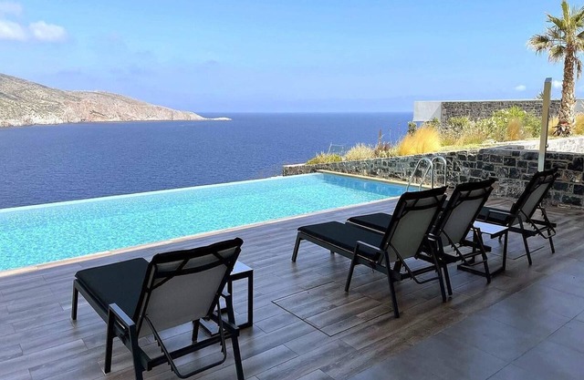 Seafront 5 bedroom villa