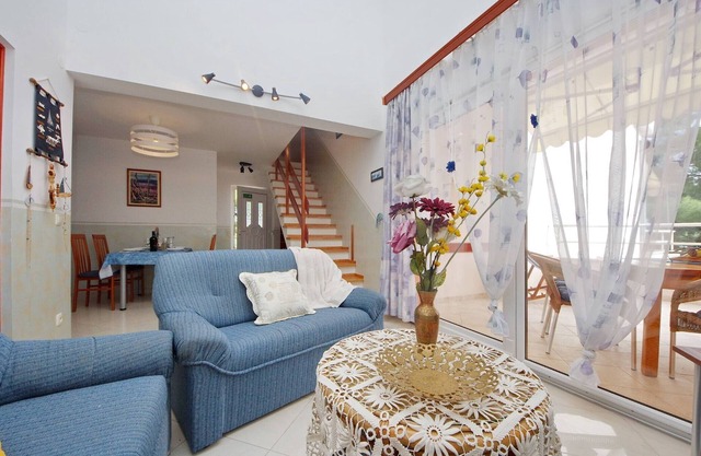 Seafront Apartments Deveron - Duplex Two Bedroom Apartment with Balcony and Sea View