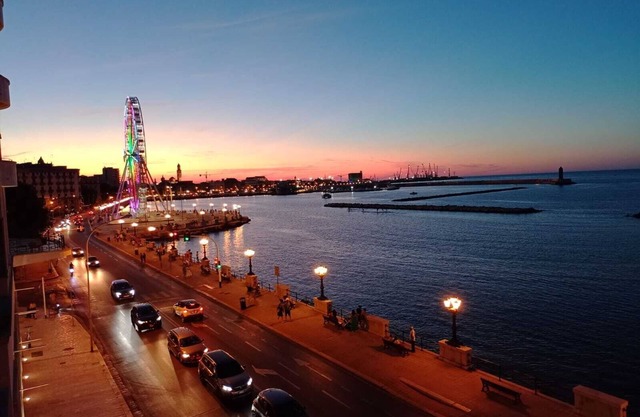 Seafront Bari Center & Old Town with Jacuzzi