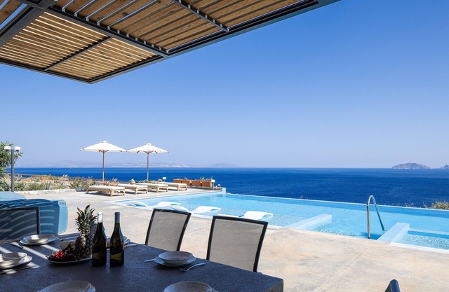 Seafront elegant villa,infinity pool &devine views