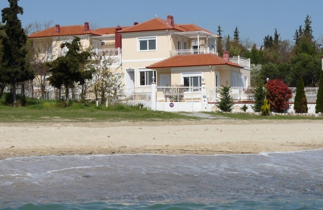 Seafront Holiday Home Alexandra 1 on a Long Sandy Beach, GeoMare, Ground Floor