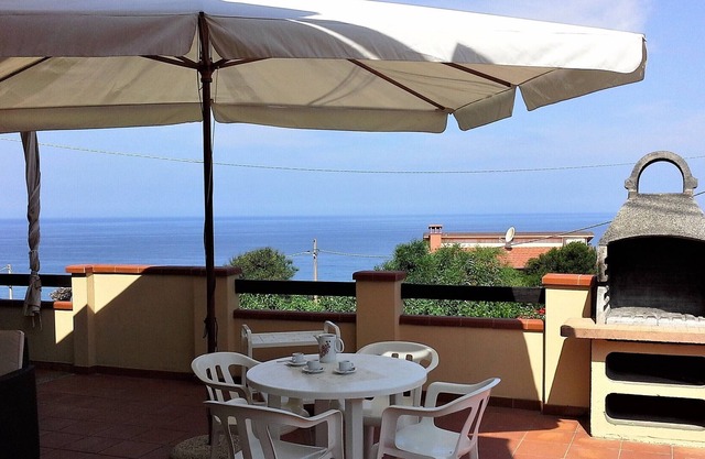 Seafront House With Terrace AND Beautiful View