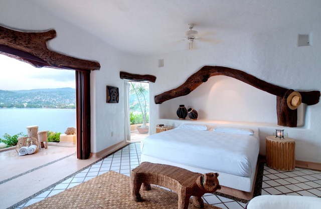 Seafront Luxury mexican style Villa