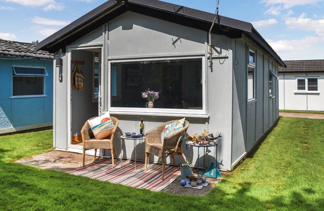 Seaglass Chalet - UK47636