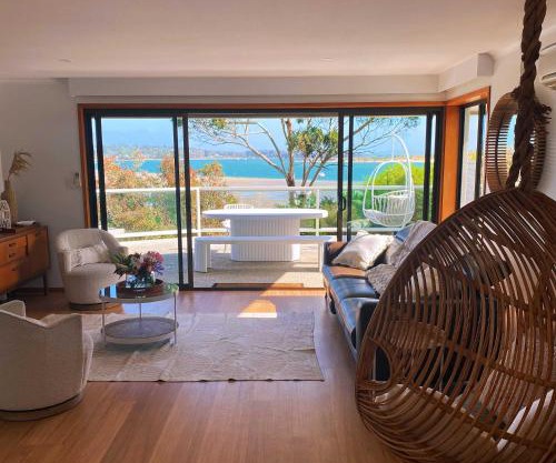 Seagrass Coastal Retreat with direct beach access