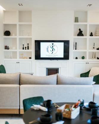 SeaGreen Luxury Apartment