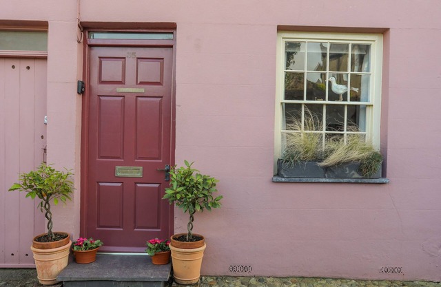 SEAGULL COTTAGE, family friendly, with open fire in Beaumaris
