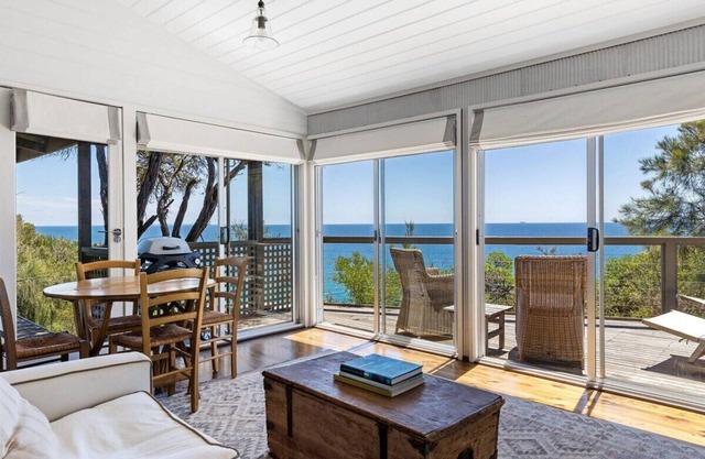 Seahouse Studio - Private Beach Access, Pets