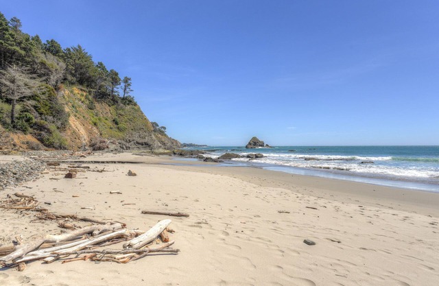 Searenity by the Sea | Private Hot Tub
