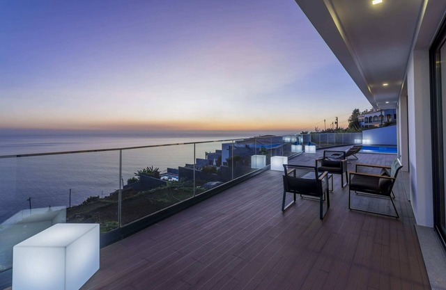 Searenity Vacations Home I by An Island Apart