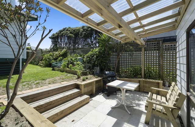 Searenity - Waikanae Beach Holiday Home