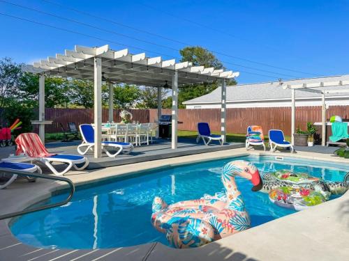 Seas The Moment Pool & Hot Tub Golf Cart Deals