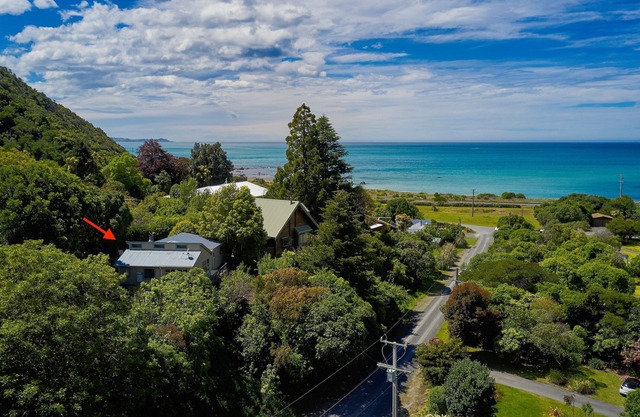 Seascape Retreat - Kaikoura Holiday Home