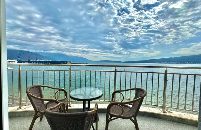 Seaside apartments Zlokovic