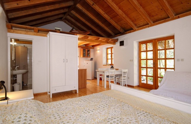 Seaside holiday house Cove Grebišće, Hvar (K-3375)