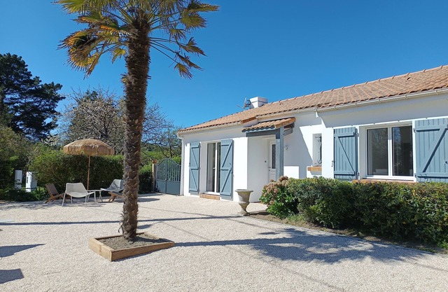 SEASIDE HOUSE