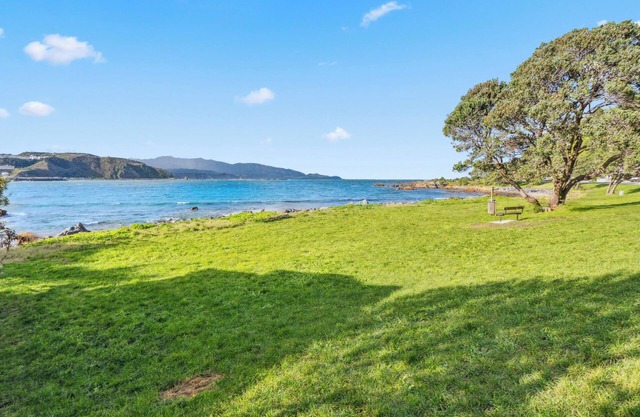 Seaside Nook - Wellington Holiday Home