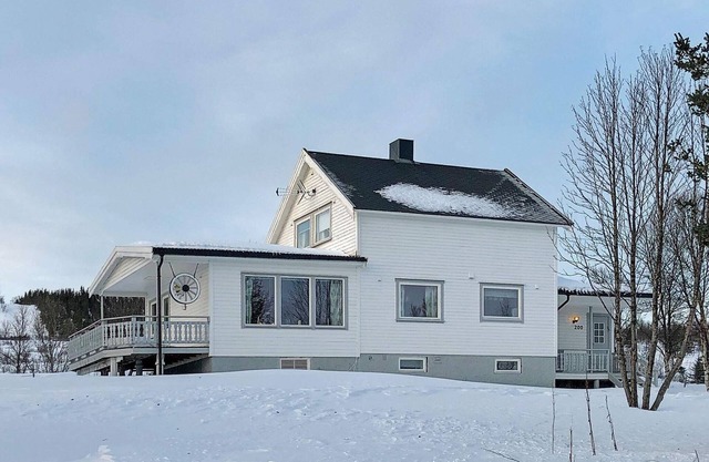Seaside Retreat in Lyngen-By Traum