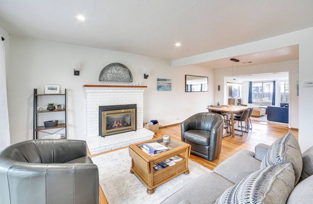 Seaside Vacation Rental w/Patio Near Monterey Bay