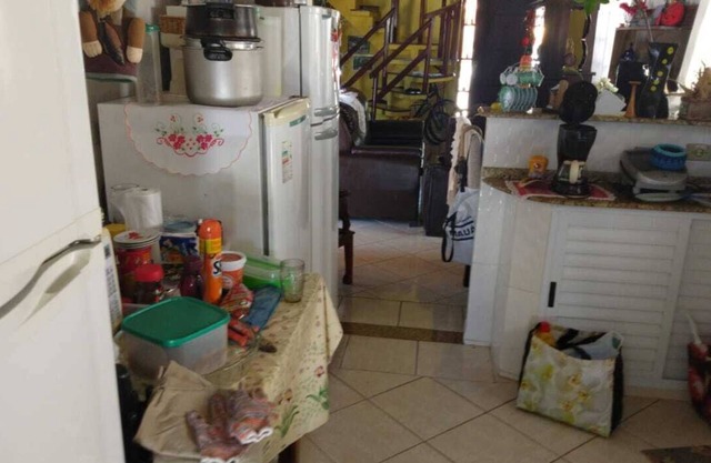 Season house with orchard, close to Boraceia beach in a gated community