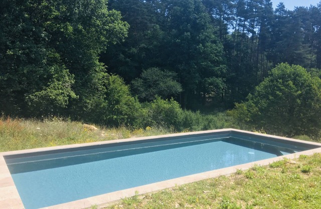 seasonal rental with swimming pool