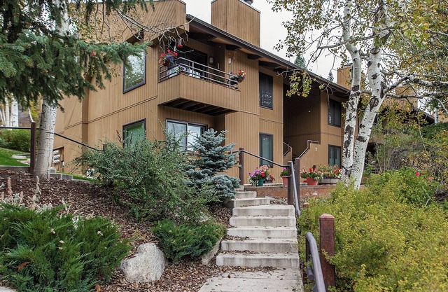 Seasons Four by Snowmass Vacations