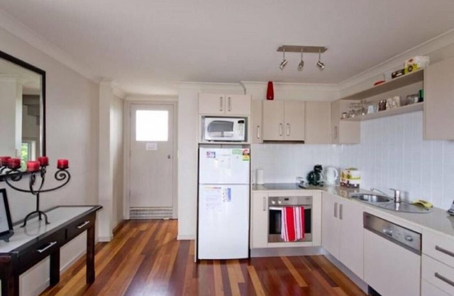Seaspray 8, Walking distance to everything.