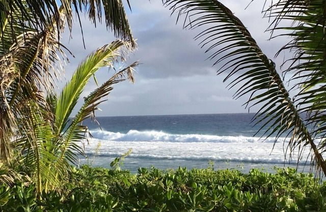 Seaspray Beach Villa - beachfront holiday home