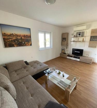Seaview Apartments Lagetar
