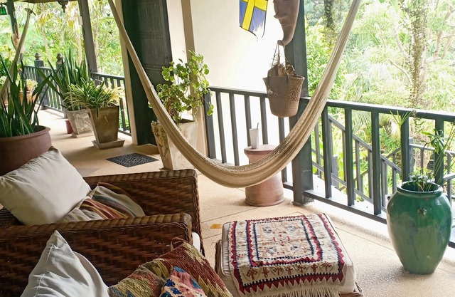 Seaview, beach front Private room (no1)on top floor in a big house