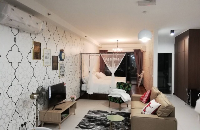 Seaview Landmark Studio Homestay at Gurney 无敌海景套房