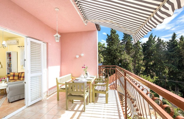 SeaView Luxury Apartment *Villa Madalena* On The Entire Upper Floor of a Villa