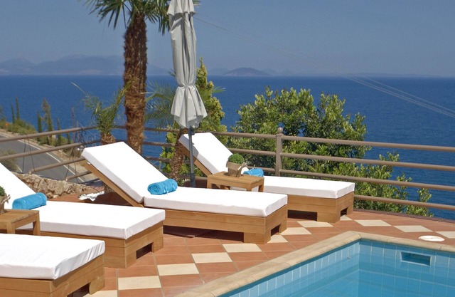 Seaview Suite with Private Hot Tub
