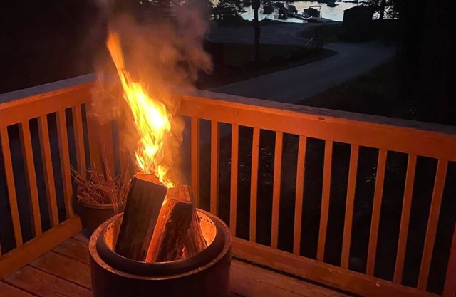 Sebago Lake Retreat - Sunset Views, Fire Pit, Family Fun