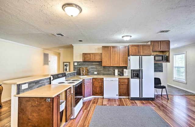 Sebring Condo w/Game Room < 13 Mi to Raceway